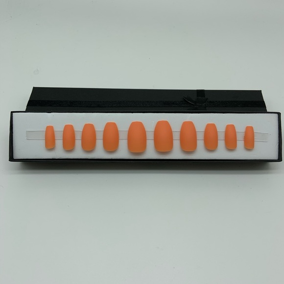 Matte Peach/Orange Press-On Nails - Picture 2 of 3